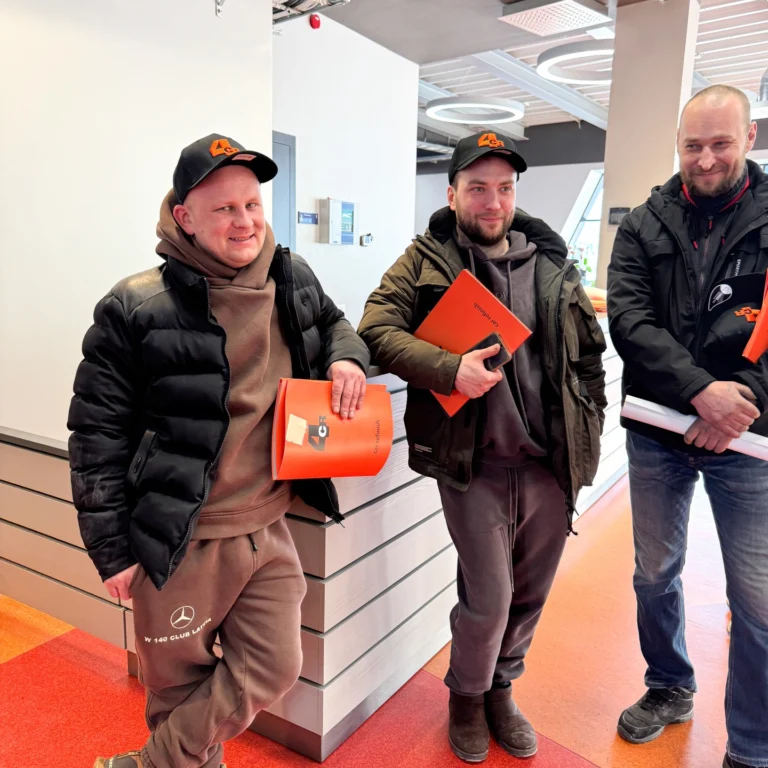 Inspiring to meet the next generation of refinish professionals! 🙌
We had the pleasure of running a theory + live demo session at Latgales Industriālais tehnikums in Latvia together with @rags_daugavpils - and it reached even more students via live stream.
Thanks for having us! 

#4CR #whatelse #Education #Latvia